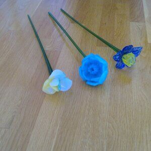 Set of 3 Handcrafted Glass Flowers – 18.5" Long